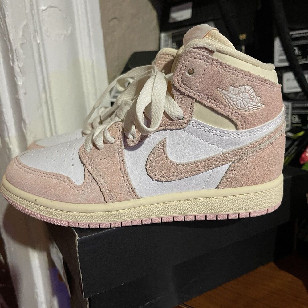 Nike Air Jordan 1 High Muslin Pink Pre-School Girls Shoes